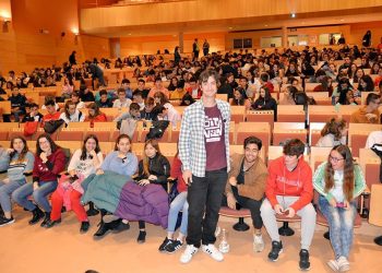 La UCLM acerca la ciencia a los alumnos de Bachillerato a través del humor