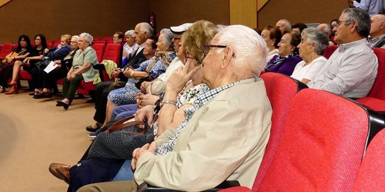 La voz de las personas de edad protagoniza el acto organizado por Cruz Roja Cuenca La voz de las personas de edad protagoniza el acto organizado por Cruz Roja Cuenca