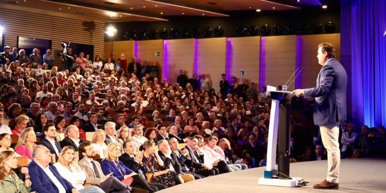 Núñez denuncia que Page respalda con su silencio cómplice la inacción de Pedro Sánchez en Cataluña Núñez denuncia que Page respalda con su silencio cómplice la inacción de Pedro Sánchez en Cataluña