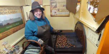 Ana Martínez, castañera. Anuncio frío y navidad con mis castañas asadas