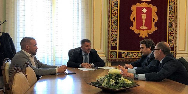 CEOE-Cepyme Cuenca presenta una potencial inversión en el Ayuntamiento de Cuenca de huevos ecológicos CEOE-Cepyme Cuenca presenta una potencial inversión en el Ayuntamiento de Cuenca de huevos ecológicos