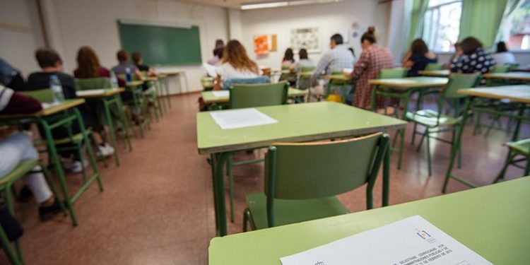 Cerca de 2.000 aspirantes se presentan este sábado en Cuenca y Guadalajara a los exámenes de Personal de Limpieza y Servicios