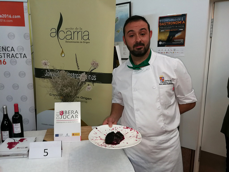 Marcos Sánchez Enríquez, del IES Diego de Praves, de Valladolid, ganador del II concurso de gastronomía para estudiantes “Cuenca Abstracta”