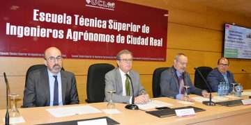 El presidente de la Sociedad Española de Geriatría habla en la UCLM del peso de la industria agroalimentaria en el “envejecimiento positivo”