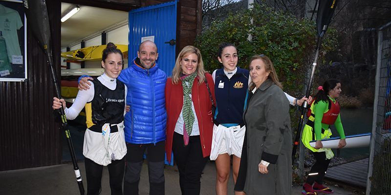 La delegada de la Junta valora los éxitos deportivos del Club de Piragüismo Cuenca