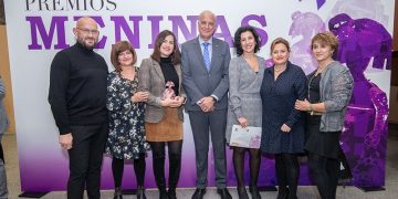 La Escuela de Arte “Cruz Novillo” recoge su Premio Meninas 2019