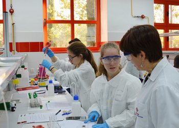 La Facultad de Químicas de la UCLM celebra su patrón con actividades académicas y lúdico-culturales