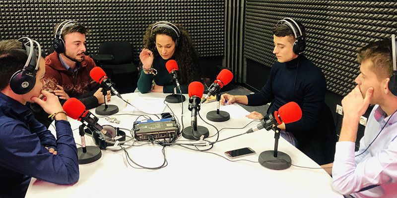 La libertad de expresión, a debate entre las jóvenes promesas de los partidos políticos de Cuenca