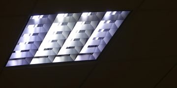 La patronal conquense apunta que vivienda y transporte hacen que apenas crezcan los precios en un año