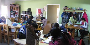 Mercadillo solidario por Bolivia de la Asociación “Encuentro” en la parroquia de Santa Ana de Cuenca