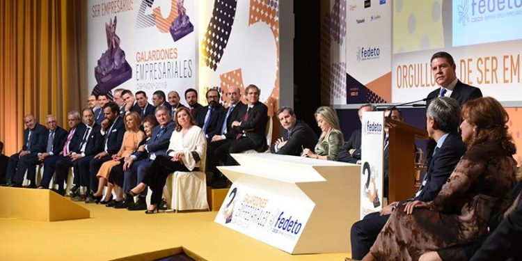 Page muestra su orgullo por Castilla-La Mancha que “cuenta con una sintonía de proyecto que nos hace sentir región, porque nación es la española” Page muestra su orgullo por Castilla-La Mancha que “cuenta con una sintonía de proyecto que nos hace sentir región, porque nación es la española”