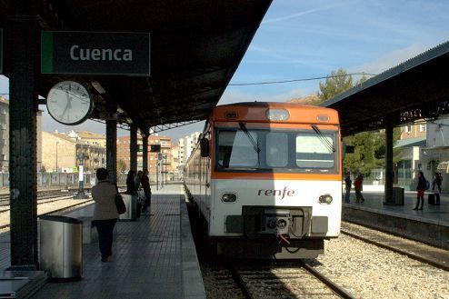 Renfe y Correos impulsan la venta de billetes de tren en las oficinas postales de la provincia de Cuenca