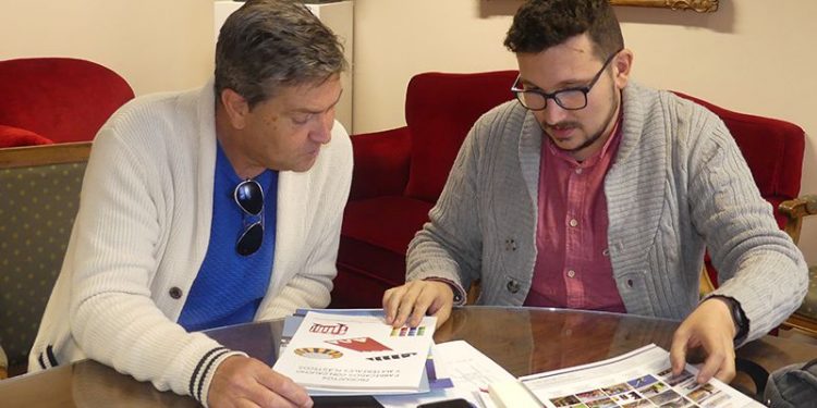 APAC y el Ayuntamiento de Cuenca acuerdan habilitar una zona de encuentro para los exámenes de conducir en el barrio de Villa Luz