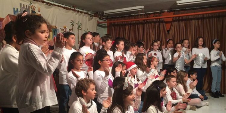 Canto, baile y teatro protagonizan Festinavidad 19 en el CEIP “San Fernando” de Cuenca Canto, baile y teatro protagonizan Festinavidad 19 en el CEIP “San Fernando” de Cuenca