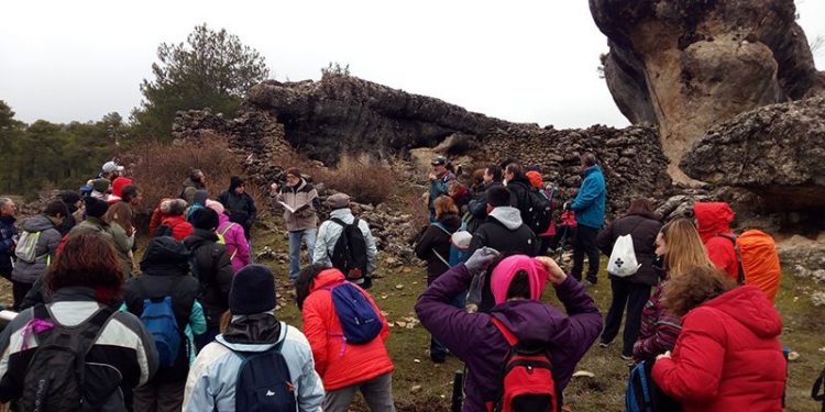 Cerca de 60 personas marchan desde Cuenca a Valdecabras gracias al programa “Cuencleta. Naturaleza y Patrimonio”