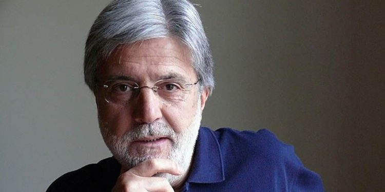 El Aula de Poesía de la Facultad de Letras recibe mañana al escritor Eloy Sánchez Rosillo