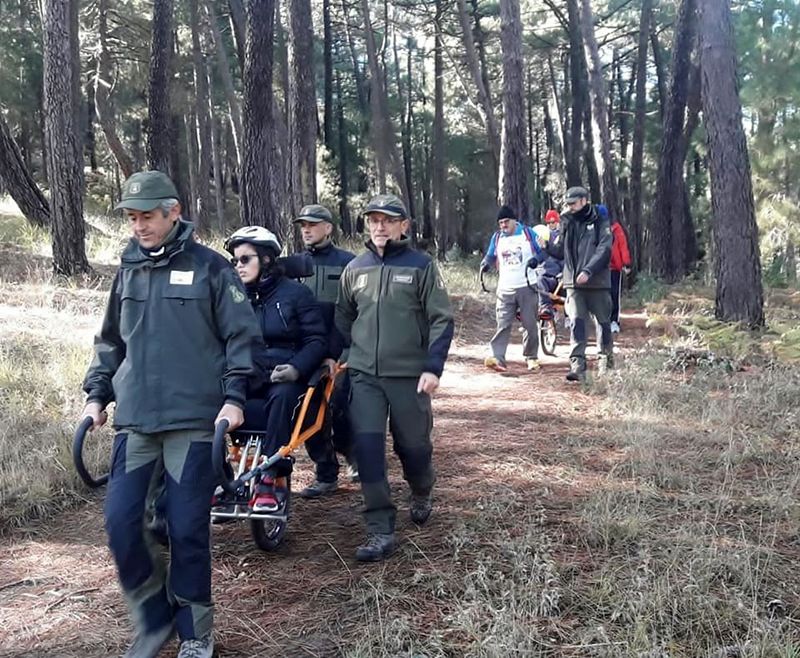 El Gobierno de Castilla-La Mancha apuesta por la práctica del senderismo inclusivo con la colaboración del Cuerpo de Agentes Medioambientales