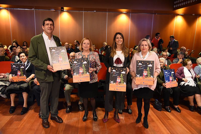 El Gobierno de Castilla-La Mancha pone en marcha la campaña ‘Navidad en compañía. Ningún mayor sólo’ 1 El Gobierno de Castilla-La Mancha pone en marcha la campaña ‘Navidad en compañía. Ningún mayor sólo’