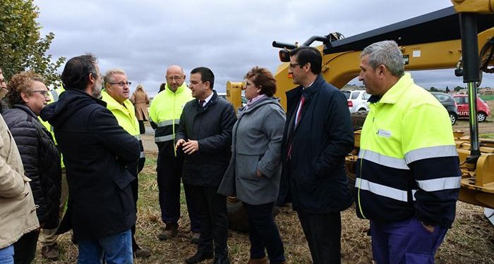 El Gobierno regional ya ha ejecutado más del 86 por ciento del convenio de caminos rurales con 956 actuaciones y 2.300 kilómetros mejorados El Gobierno regional ya ha ejecutado más del 86 por ciento del convenio de caminos rurales con 956 actuaciones y 2.300 kilómetros mejorados