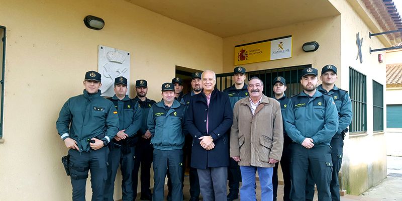 El subdelegado del Gobierno en Cuenca visita el cuartel de la Guardia Civil de Villalba de la Sierra