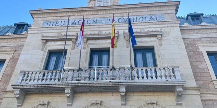 La Diputación de Cuenca ayudará con 60.000 euros a que un total de 120 ayuntamientos puedan tener banda ancha en este 2019 La Diputación de Cuenca ayudará con 60.000 euros a que un total de 120 ayuntamientos puedan tener banda ancha en este 2019
