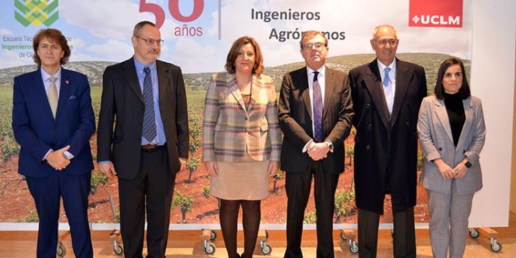 La Escuela Técnica Superior de Ingenieros Agrónomos de la UCLM cumple 50 años reivindicando su necesidad de permanencia en el futuro La Escuela Técnica Superior de Ingenieros Agrónomos de la UCLM cumple 50 años reivindicando su necesidad de permanencia en el futuro