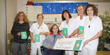 Los celadores del Hospital Virgen de la Luz de Cuenca donan el premio logrado en sus Jornadas Nacionales a la Asociación ADEMCU