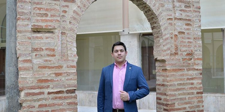 Óscar Sánchez González es elegido nuevo delegado de Estudiantes de la UCLM Óscar Sánchez González es elegido nuevo delegado de Estudiantes de la UCLM