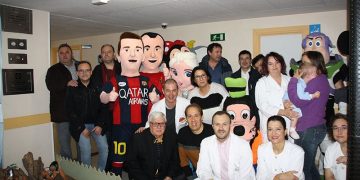 “Sonrisas Blaugranas” para los niños ingresados en la planta de Pediatría del Hospital Virgen de la Luz de Cuenca