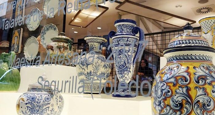 Artesanía y tradición de la región se dan la mano para iluminar los escaparates de la Oficina de Castilla-La Mancha en la Gran Vía de Madrid