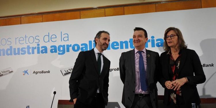 El futuro del vino y del sector agroalimentario pasa por vender en los diferentes mercados diferenciando el producto con el nombre de Castilla-La Mancha El futuro del vino y del sector agroalimentario pasa por vender en los diferentes mercados diferenciando el producto con el nombre de Castilla-La Mancha