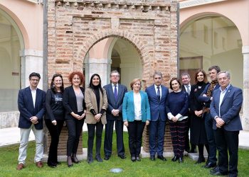 El Grupo 9 de Universidades apuesta por la acreditación institucional como sistema de evaluación de los centros y titulaciones universitarias El Grupo 9 de Universidades apuesta por la acreditación institucional como sistema de evaluación de los centros y titulaciones universitarias