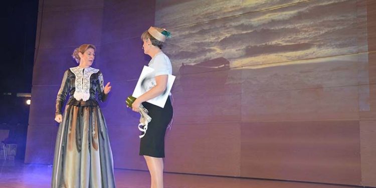 Investigadoras de la UCLM divulgan a través del teatro la importancia de la mujer científica Investigadoras de la UCLM divulgan a través del teatro la importancia de la mujer científica