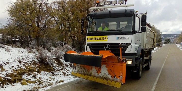 La Diputación de Cuenca mantiene siete camiones quitanieves y dos máquinas retroexcavadoras en las carreteras provinciales La Diputación de Cuenca mantiene siete camiones quitanieves y dos máquinas retroexcavadoras en las carreteras provinciales