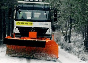 La Diputación tiene preparados diecisiete vehículos para intervenir este lunes en las carreteras de Cuenca ante la alerta naranja