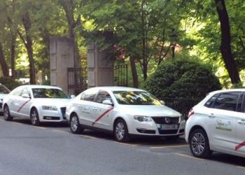 La Federación Regional del Taxi y el Instituto de la Mujer colaborarán para atender desplazamientos especiales en caso de violencia de género
