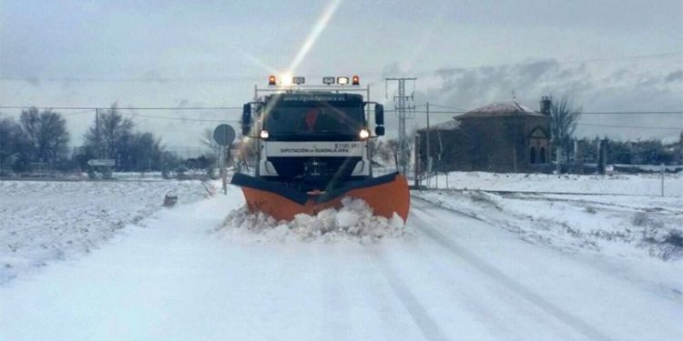 La Junta aclara que la suspensión de la actividad lectiva se realiza ante una alerta roja y la de transporte en alerta naranja