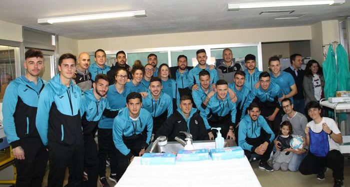 Los niños ingresados en Pediatría, protagonistas de la Navidad en el Hospital Virgen de la Luz de Cuenca