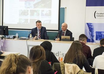 El presidente del Tribunal Superior de Justicia de la región comparte con alumnos de Periodismo de la UCLM la problemática judicial