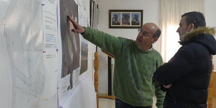 Invierte en Cuenca se interesa con el alcalde de Zarzuela sobre los proyectos empresariales del municipio Invierte en Cuenca se interesa con el alcalde de Zarzuela sobre los proyectos empresariales del municipio