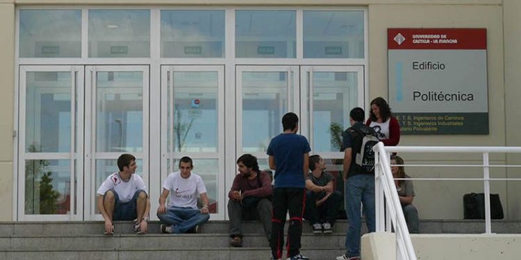 La Escuela de Ingeniería de Caminos de la UCLM promocionará el Grado de Ingeniería Civil durante el Día de Puertas Abiertas en Cuenca La Escuela de Ingeniería de Caminos de la UCLM promocionará el Grado de Ingeniería Civil durante el Día de Puertas Abiertas en Cuenca
