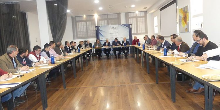 La Junta Directiva de CEOE-Cepyme Cuenca apunta que los productos agroalimentarios son el pilar de nuestra economía La Junta Directiva de CEOE-Cepyme Cuenca apunta que los productos agroalimentarios son el pilar de nuestra economía