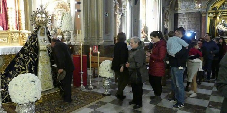 La V. H. de Ntra. Sra. de la Soledad del Puente celebra el  22 de febrero el Devoto Besamanos pre cuaresmal a su Titular