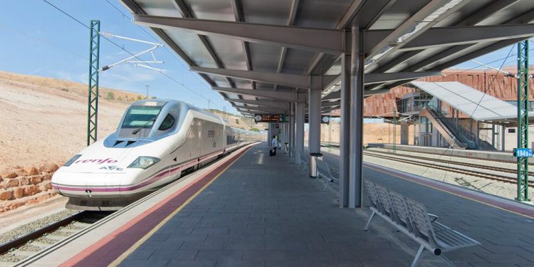 Renfe lanza la campaña ‘YoVoy’ 2×1 con motivo de San Valentín