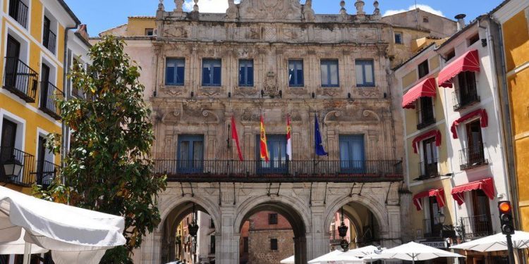 El Ayuntamiento de Cuenca toma medidas para que los supermercados puedan abastecerse durante las 24 horas