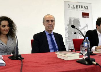 El escritor Luis Alberto de Cuenca afirma en la UCLM que las redes sociales han propiciado el renacer de la poesía
