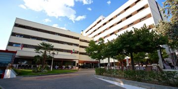 El Hotel Torremangana cierra sus puertas, aunque mantiene su actividad hasta la salida de todos sus clientes