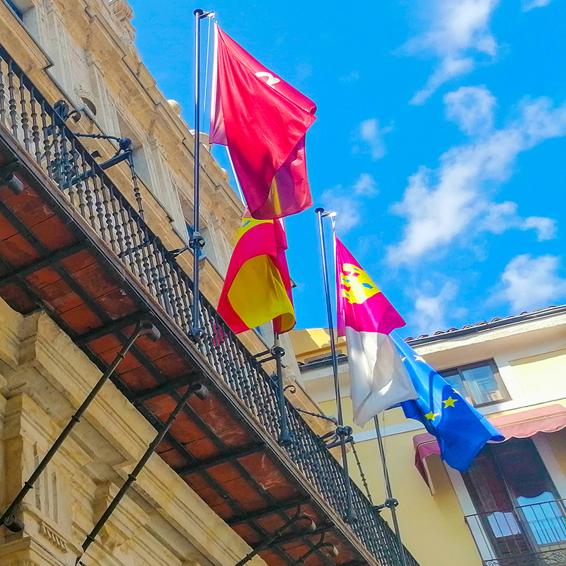 El PP en el Ayuntamiento de Cuenca solicita al alcalde que las banderas del consistorio ondeen a media 1 El PP en el Ayuntamiento de Cuenca solicita al alcalde que las banderas del consistorio ondeen a media
