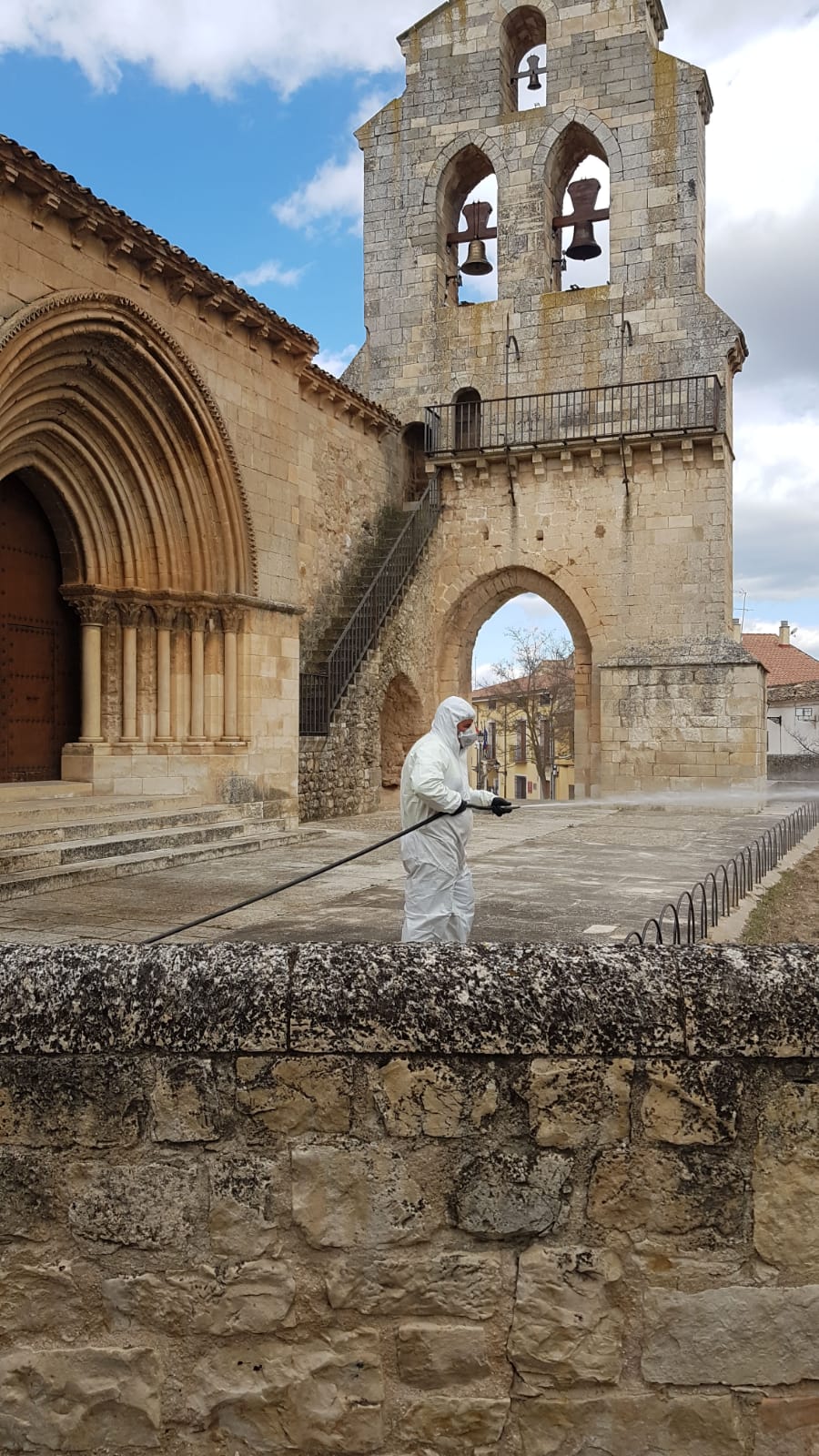 Fuentenava de Jábaga desinfecta su callejero 2 img 20200326 wa0020 | Informaciones de Cuenca