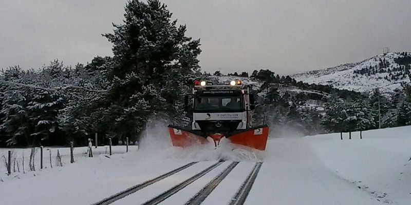 La Diputación de Cuenca tiene trabajando dos camiones quitanieves ante las nevadas de este viernes